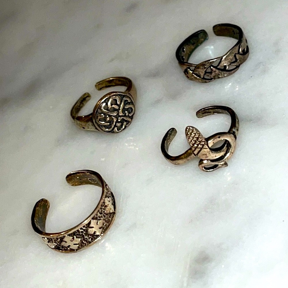 Four Toe Rings